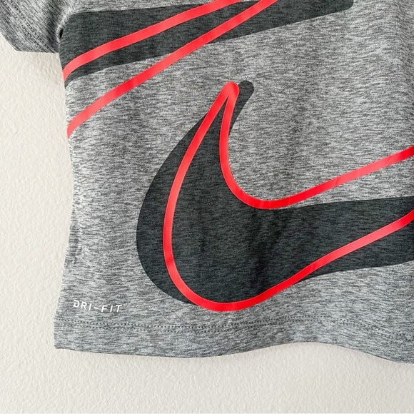 Nike Dri-Fit Baby Boys Logo Short Sleeve Tee Shirt Gray Size 12 Months NEW - Picture 3 of 6